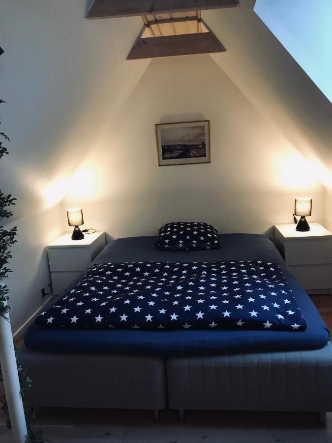 Centralt i Gentofte i 2 plan, ved S-Tog og busser Eksteriør bilde